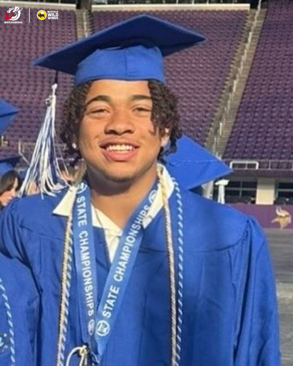 HAPPY GRADUATION to our incoming freshmen <a href="/Samhondl/">Sam Hondl</a> &amp; <a href="/Isaelamin5/">Isa El-Amin</a> 🎓🥳

#ONEHEARTBEAT #ROLLDRAGS