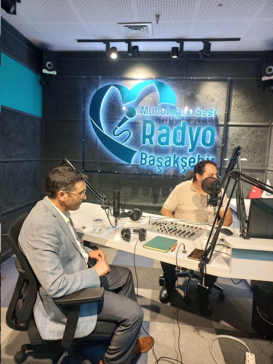 BASEDER_'s tweet photo. BAŞEDER Başkanı sayın Abdullah Polat bey bugün Başakşehir Radyosu'nun konuğu oldu Özel gereksimli bireylerin hakları ve yapılması gerekenleri hakkında program sunucusu Mustafa Yılmaz beyin sorularını cevapladı  ayrıca Derneğin Faliyetlerinden kısaca bahsetti . https://t.co/1nZw65Dcnu