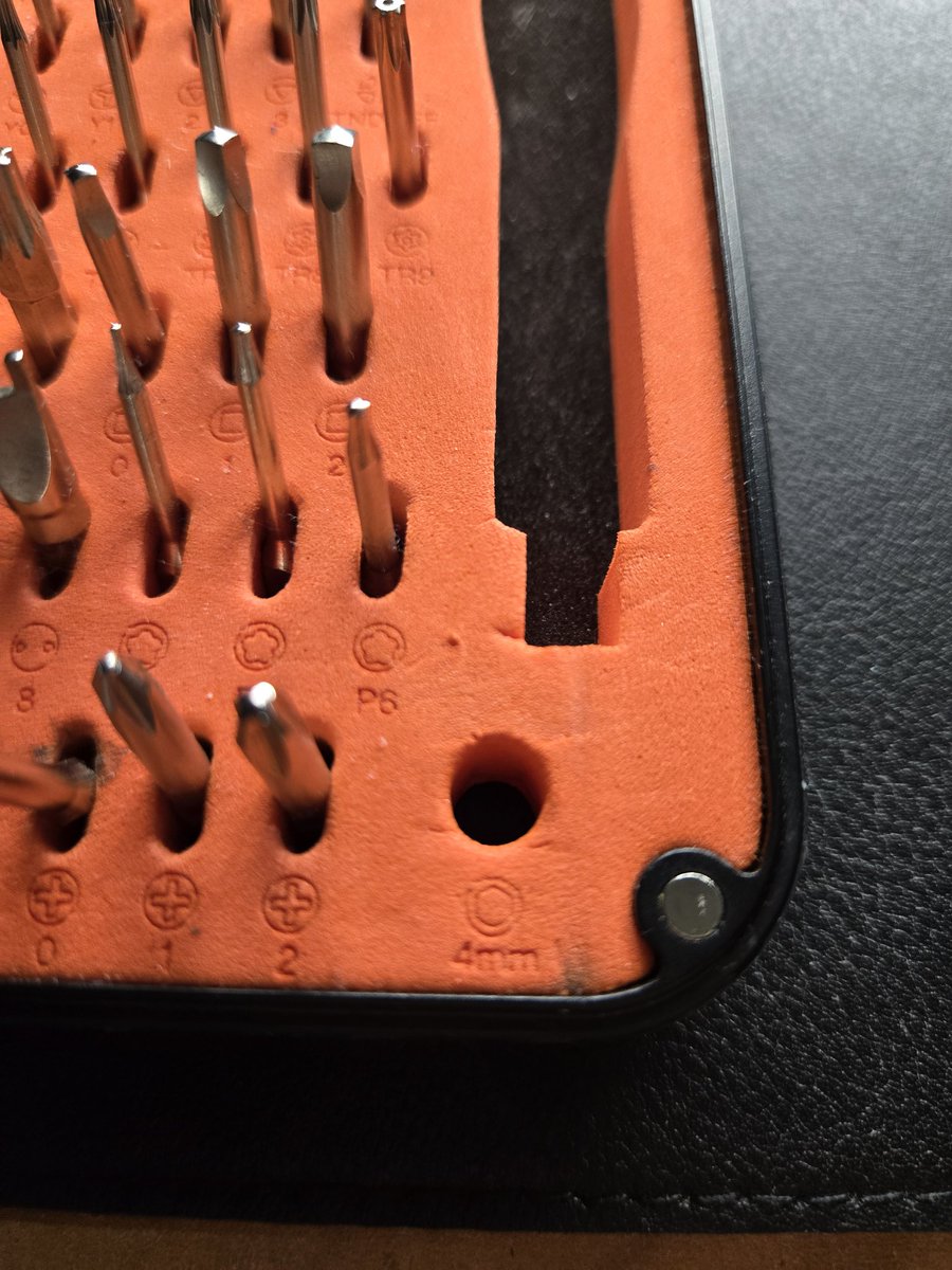 TimmahOTool's tweet photo. @LinusTech @linusgsebastian I have been using these screwdrivers for a while now. I just today put the 4mm bit in the large screwdriver! You guys thought of everything!! I am a professional electronics and computer tech and these are game changing for my work and my wrists!! https://t.co/hNKm3OWUOB
