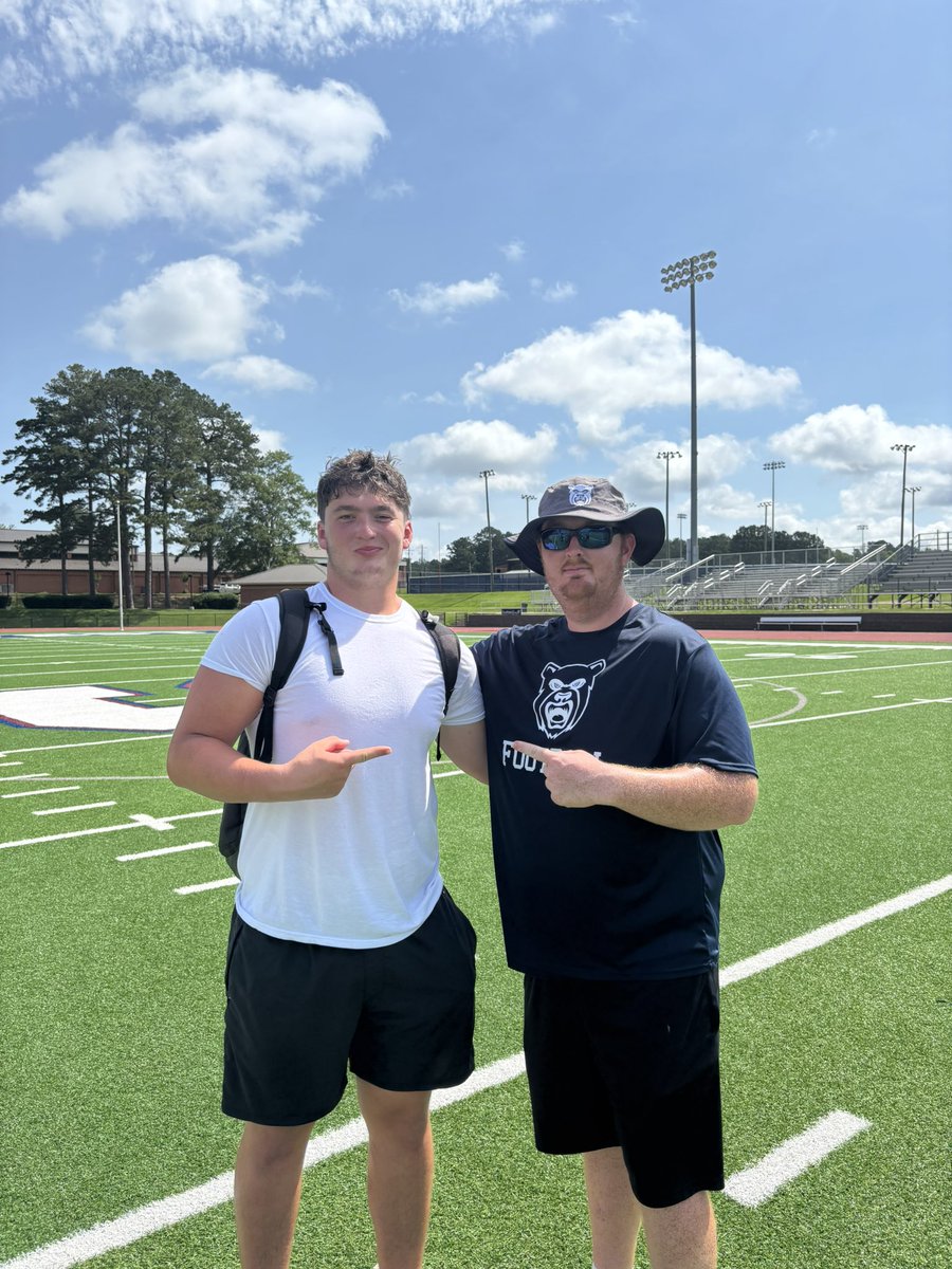 AlstonD26's tweet image. Thank you @smccfootball for the great OL/DL camp. It was great meeting and working with new coaches/athletes.
@CoachLGeorge
@Earvin_Moore
@CoachSkinner72
@carterhankins11
@TerrenceCody
@DariusBuck21
@PACoachRush
@ParkPioneerFB
@grayson_65
@CoachBradford71
@CoachHelus…