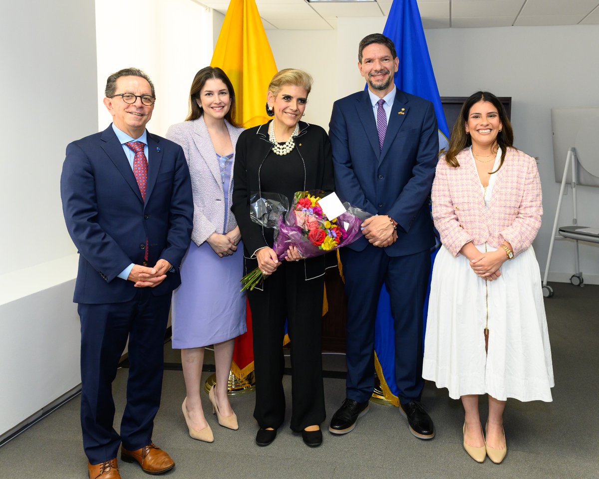 SG_OEA_OAS (@sg_oea_oas) on Twitter photo Recibí hoy las cartas credenciales de la nueva Representante Permanente de <a href="/Ecuador_OEA/">Ecuador en la OEA</a> Mónica Palencia <a href="/Palencia3Monica/">Mónica Palencia Nuñez</a>. Conversamos sobre los planes de trabajo conjunto entre <a href="/OEA_oficial/">OEA</a> y #Ecuador para seguir promoviendo la democracia, los derechos humanos, el desarrollo y la Recibí hoy las cartas credenciales de la nueva Representante Permanente de <a href="/Ecuador_OEA/">Ecuador en la OEA</a> Mónica Palencia <a href="/Palencia3Monica/">Mónica Palencia Nuñez</a>. Conversamos sobre los planes de trabajo conjunto entre <a href="/OEA_oficial/">OEA</a> y #Ecuador para seguir promoviendo la democracia, los derechos humanos, el desarrollo y la