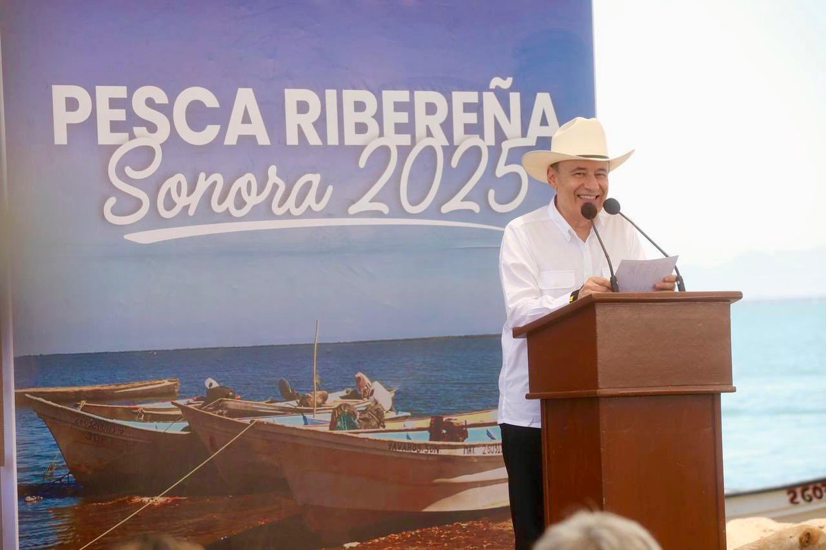 AlfonsoDurazo's tweet photo. Sonora es el estado con mayor producción pesquera del país, y seguiremos trabajando para mantenernos como referente nacional.

Hoy en #Yavaros, junto a mi estimadísimo Dr. Alejandro Flores Nava (@AlejandroFNava), titular de @Conapesca, presentamos acciones a pescadores ribereños para fortalecer esta actividad con ordenamiento, sostenibilidad y justicia, en beneficio de sus familias.