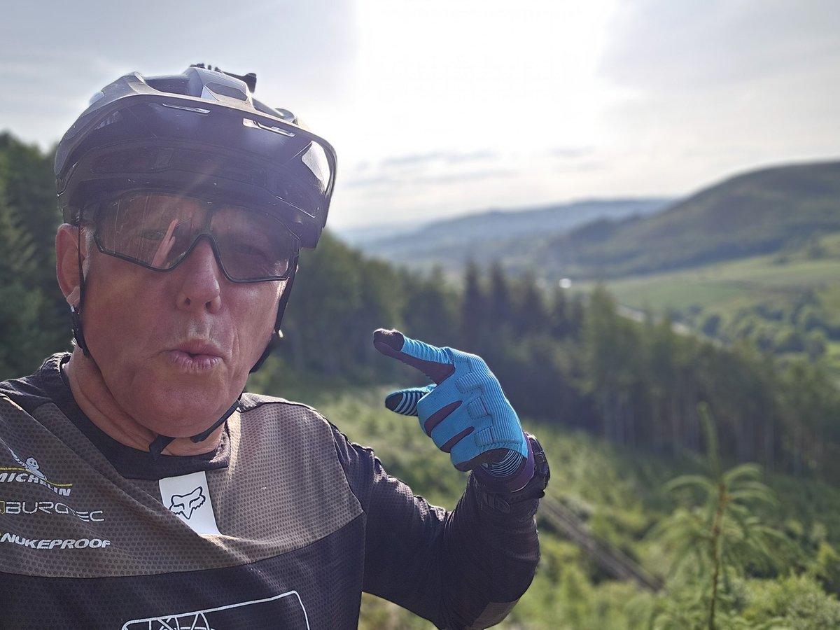 That was a warm one tonight, 11 miles of the best trails <a href="/OPALlandegla/">Oneplanet Adventure</a> 

Heart rates were off the scale for us both, and it was brilliant, as always