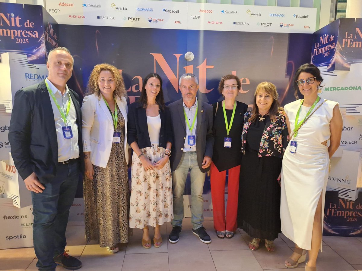 Junts Vegueria Penedès (@juntspenedes) on Twitter photo La diputada <a href="/montse_ortizm/">Montse_ortiz 🎗</a> i diferents membres de <a href="/JuntsPenedes/">Junts Vegueria Penedès</a> assisteixen a la Nit de l’Empresa 2025 organitzada per la <a href="/FegpComunicacio/">FEGP</a> a Coma-Ruga La diputada <a href="/montse_ortizm/">Montse_ortiz 🎗</a> i diferents membres de <a href="/JuntsPenedes/">Junts Vegueria Penedès</a> assisteixen a la Nit de l’Empresa 2025 organitzada per la <a href="/FegpComunicacio/">FEGP</a> a Coma-Ruga