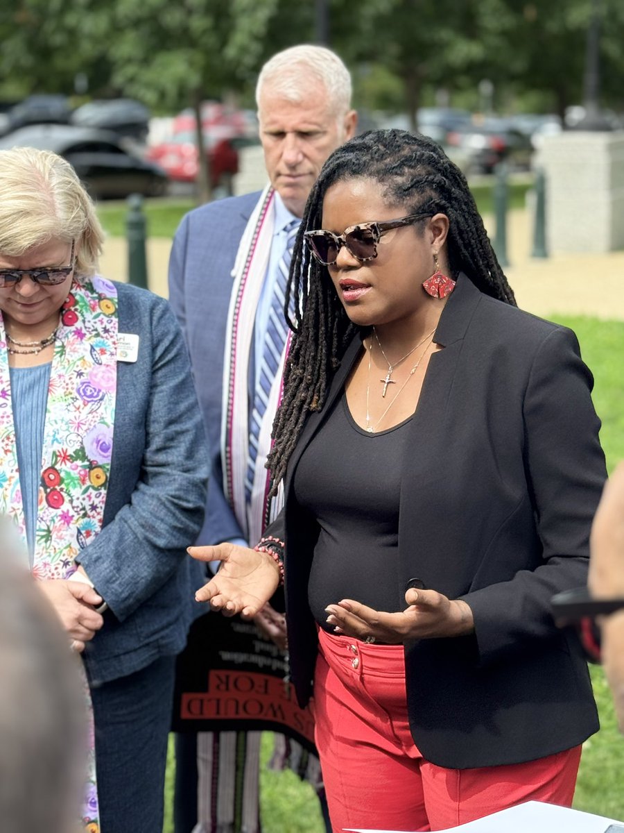 Yesterday, we joined hundreds for a #pentecostwitness at the Capitol, where people of faith showed up to reflect, pray, and stand in moral unity.

Together we offered a faithful vision where compassion guides decision-making and every community has what it needs to be whole.