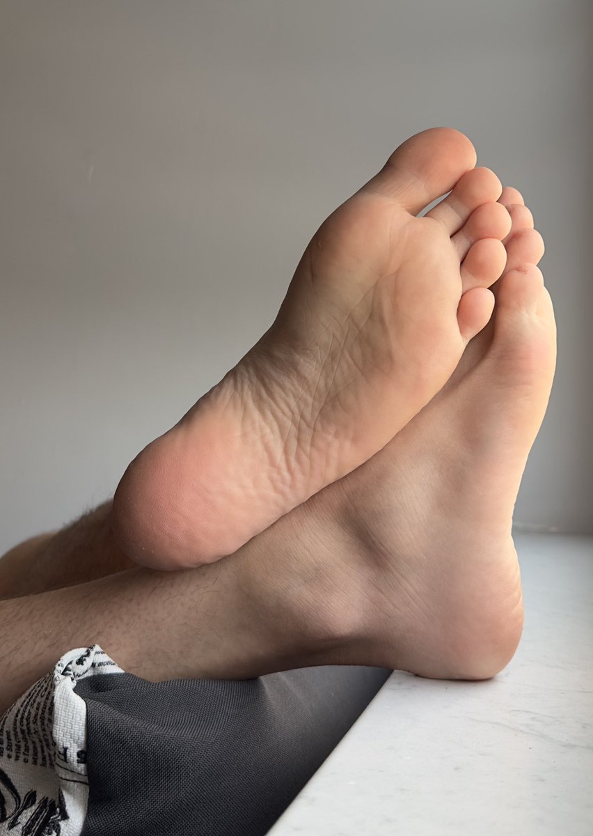 onlyfans.com/feetboyhere