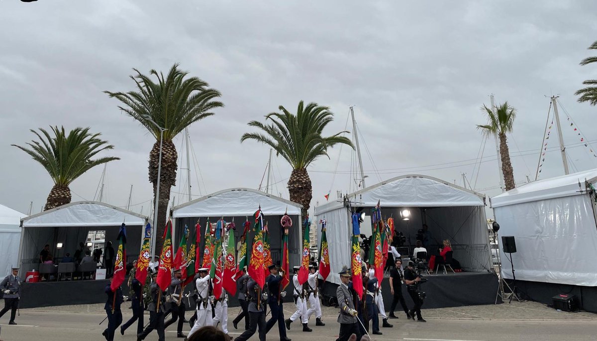 Daniela Gîtman (@danielagitman) on Twitter photo Deeply honoured to present the National Day Greetings and attend the official events hosted by HE President Marcelo Rebelo de Sousa <a href="/presidencia/">Presidência da República Portuguesa</a> in the beautiful town of Lagos. Impressed by the military ceremonies & the naval parade commemorating the National Day of 🇵🇹. Deeply honoured to present the National Day Greetings and attend the official events hosted by HE President Marcelo Rebelo de Sousa <a href="/presidencia/">Presidência da República Portuguesa</a> in the beautiful town of Lagos. Impressed by the military ceremonies & the naval parade commemorating the National Day of 🇵🇹.