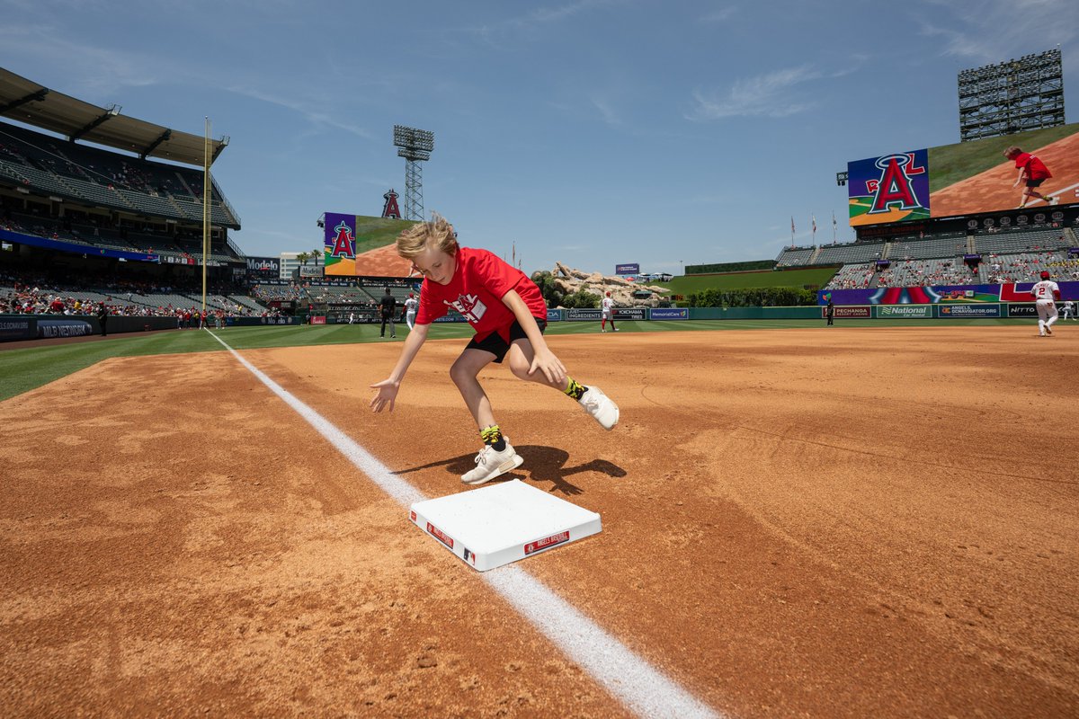 Angels Radio AM830 (@angelsradioklaa) on Twitter photo Thank you to twelve-year-old Evan for taking the field to Steal 3rd! 🏃♂️
Be sure to listen to AM830 all season long for your chance to win more fun prizes! Listen on the radio, at am830.net, or on the AM830 KLAA app. Thank you to twelve-year-old Evan for taking the field to Steal 3rd! 🏃♂️
Be sure to listen to AM830 all season long for your chance to win more fun prizes! Listen on the radio, at am830.net, or on the AM830 KLAA app.