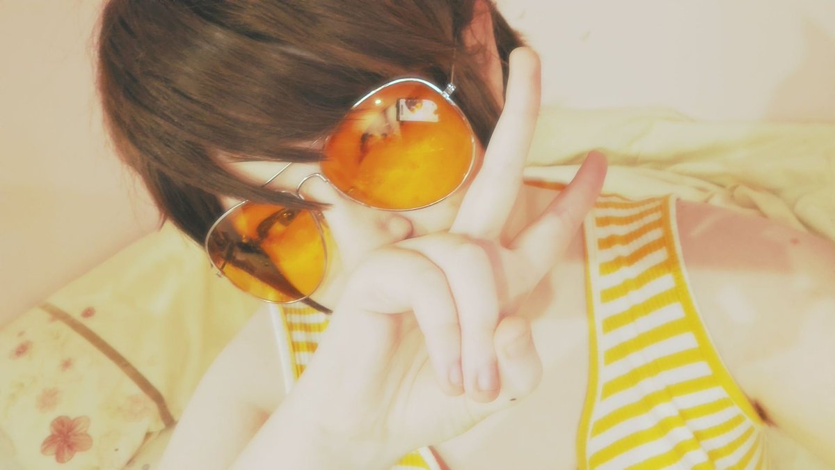 I COSPLAYED TRACER AGAIN WITH ORANGE SUNGLASSES here are some pics !!