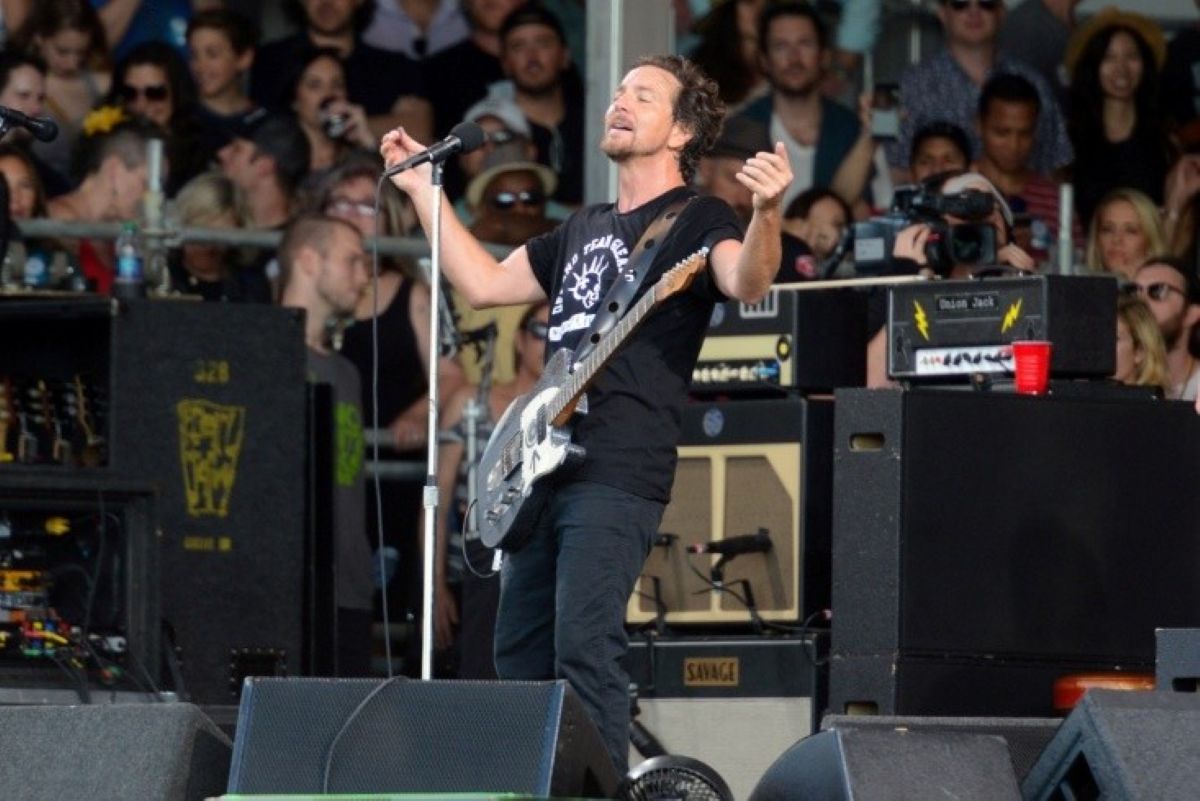 Eddie Vedder of Pearl Jam has unveiled his new documentary "Matter of Time." In addition to glimpses into both his personal life and life as a musician, Vedder discusses his passion for raising awareness of rare diseases.

Read more:

patientworthy.com/2025/06/11/edd…