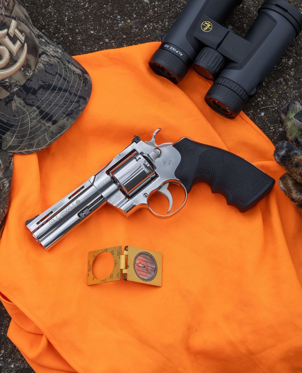Round #2. Pick your fighter.

#ColtOfficial #WheelgunWednesday #Revolver #Handgun #Wheelgun #Firearms