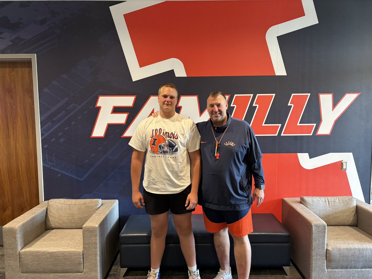 SorenFifer's tweet image. Had another amazing time at Illinois and competing. Loved talking to @Coach_BMiller and @BretBielema after. Looking forward to the future!