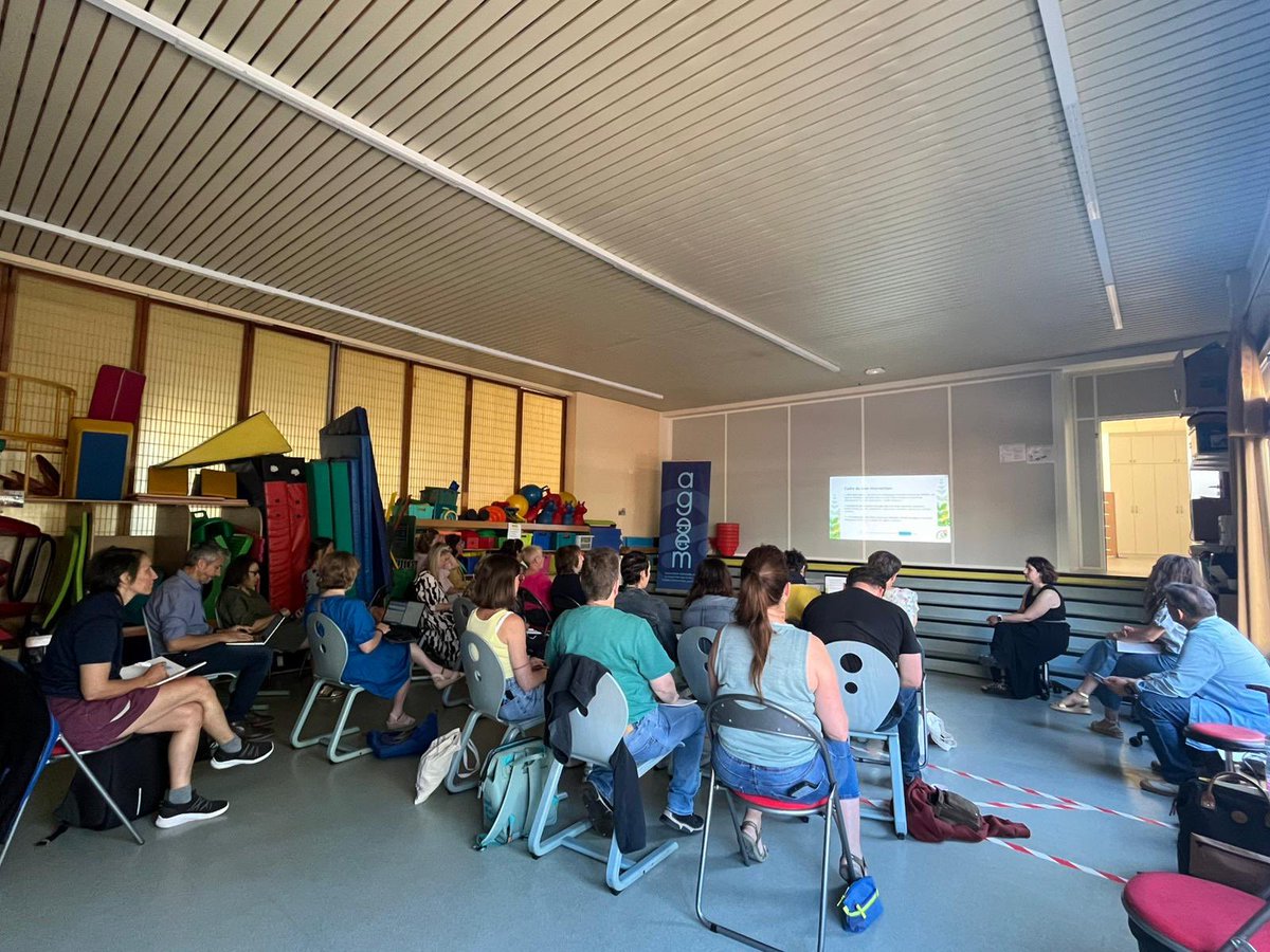 ageem55's tweet photo. Journée académique de formation Nancy Metz : une conférence d Isabelle Daneyrole sur classe dehors, des ateliers avec l OCCE et la maison pour la science, une visite du jardin botanique. Journée riche . Un partenariat @AGEEM_National @OCCE_FD Maison pour la science https://t.co/vjMYVXjkg8