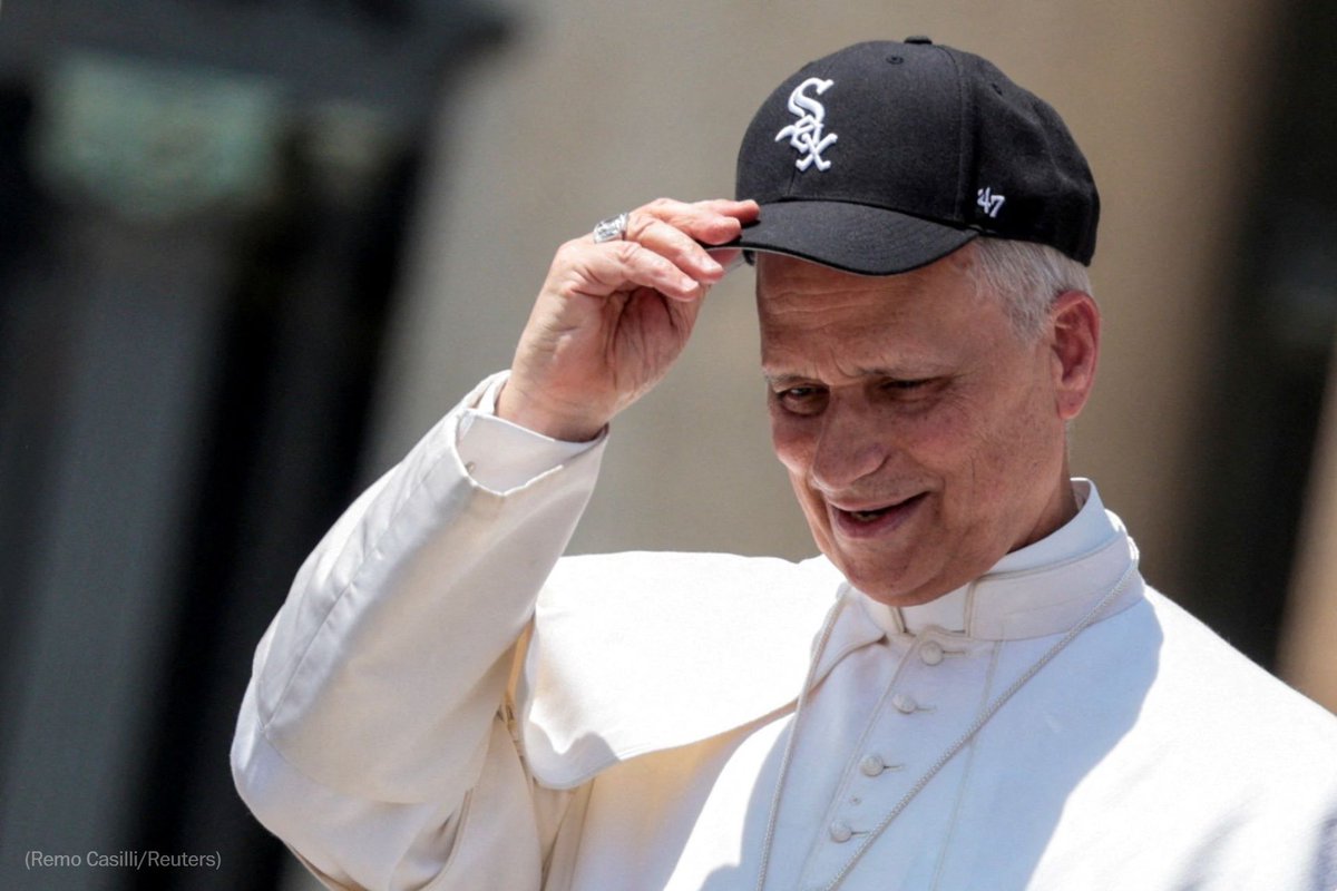 ChicagoLions's tweet image. Pope Leo XIV wore a White Sox cap at the Vatican today.
This is art.