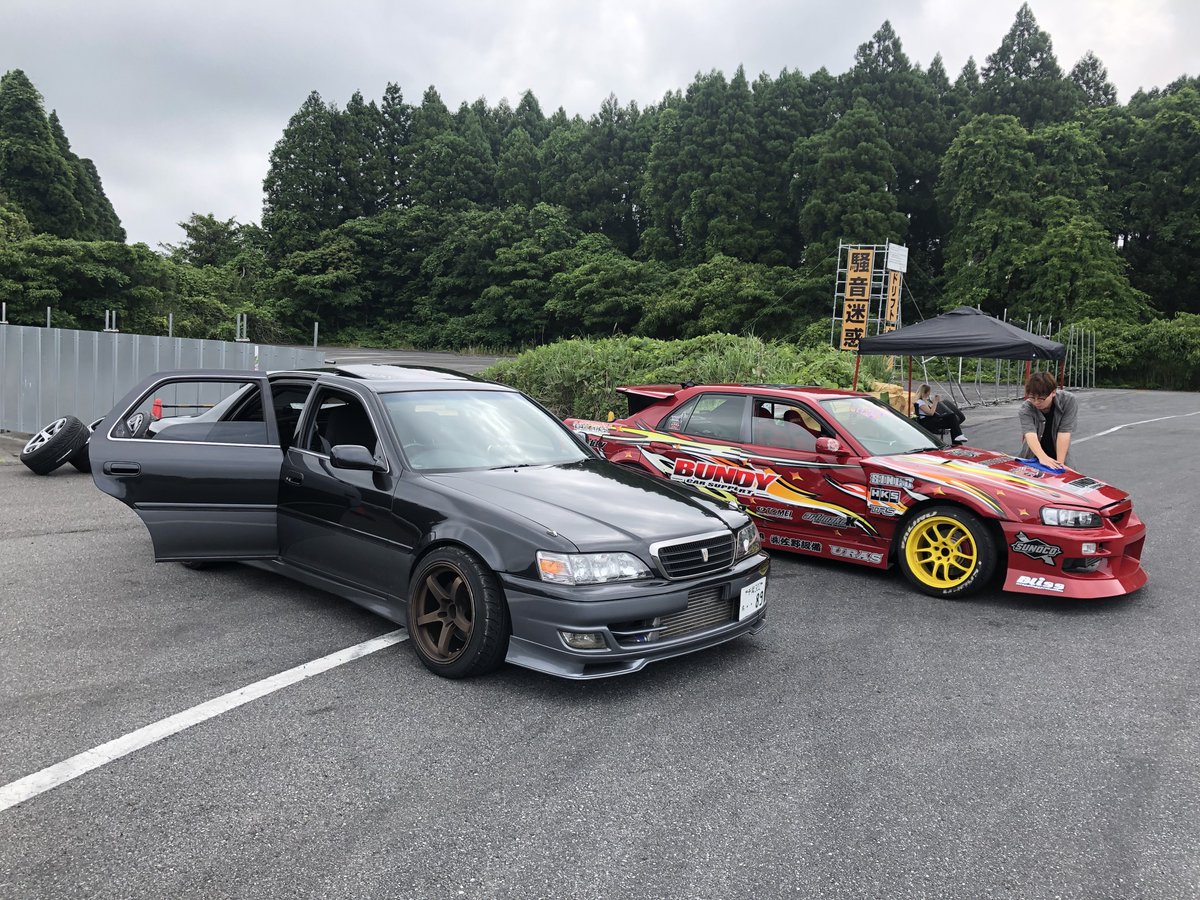 araiguma997's tweet photo. ３年ぶり？に夫婦２台揃ってサーキット🥹🏁88グループの走行会にお邪魔しています🥹　#騒音迷惑　#ドリフトヤメロ https://t.co/Oscd3oUah6
