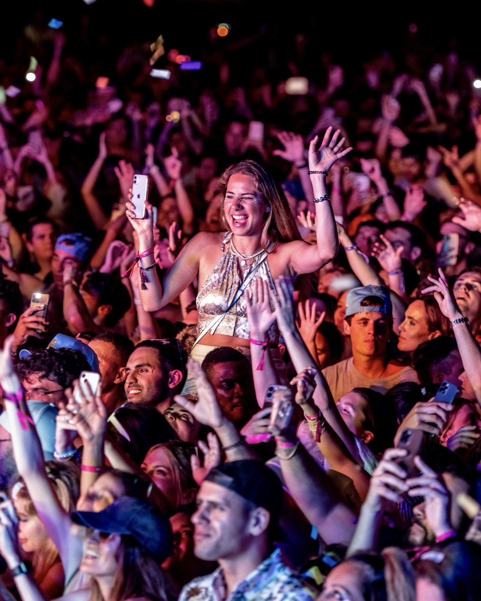 palmtreefest's tweet image. Celebrating because there’s only 10 more days until #PTMFHamptons 🎉🥳🎊