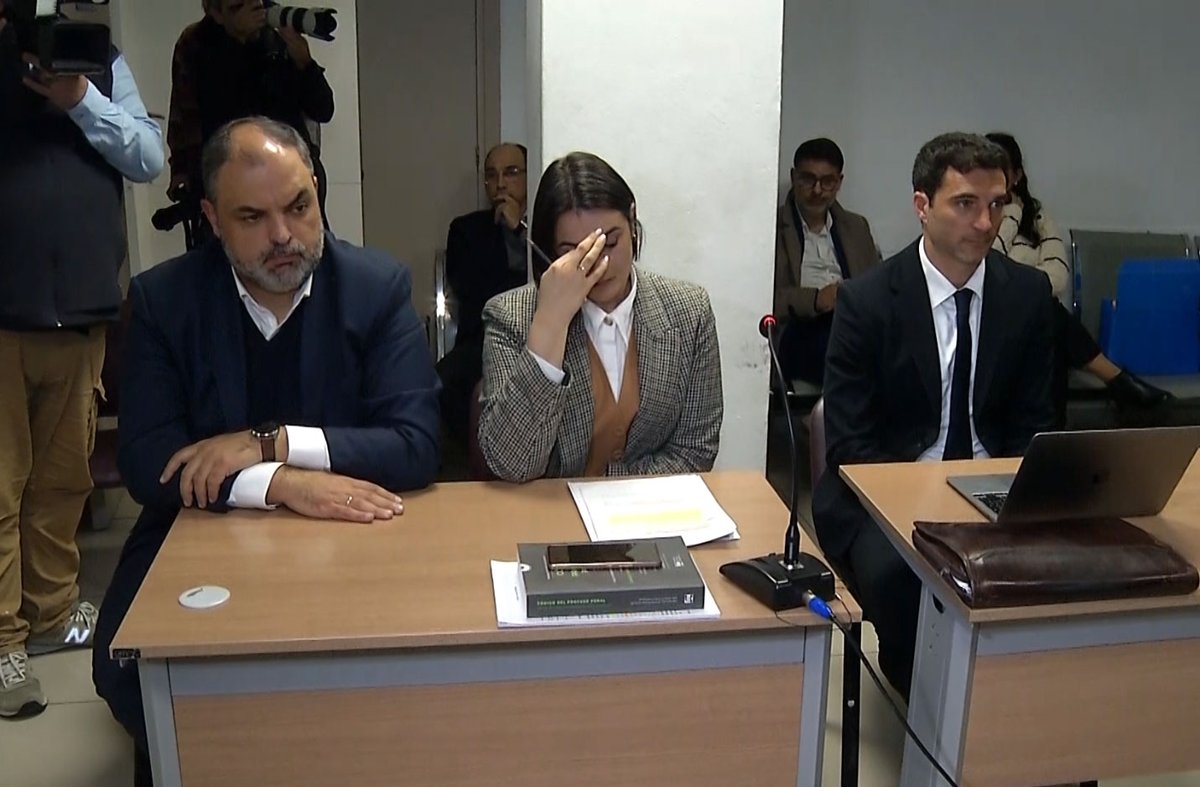 #AHORA | Charles Carrera fue imputado por delitos de fraude, falsificación ideológica y utilización de información privilegiada. 

🔗subrayado.com.uy/c979440