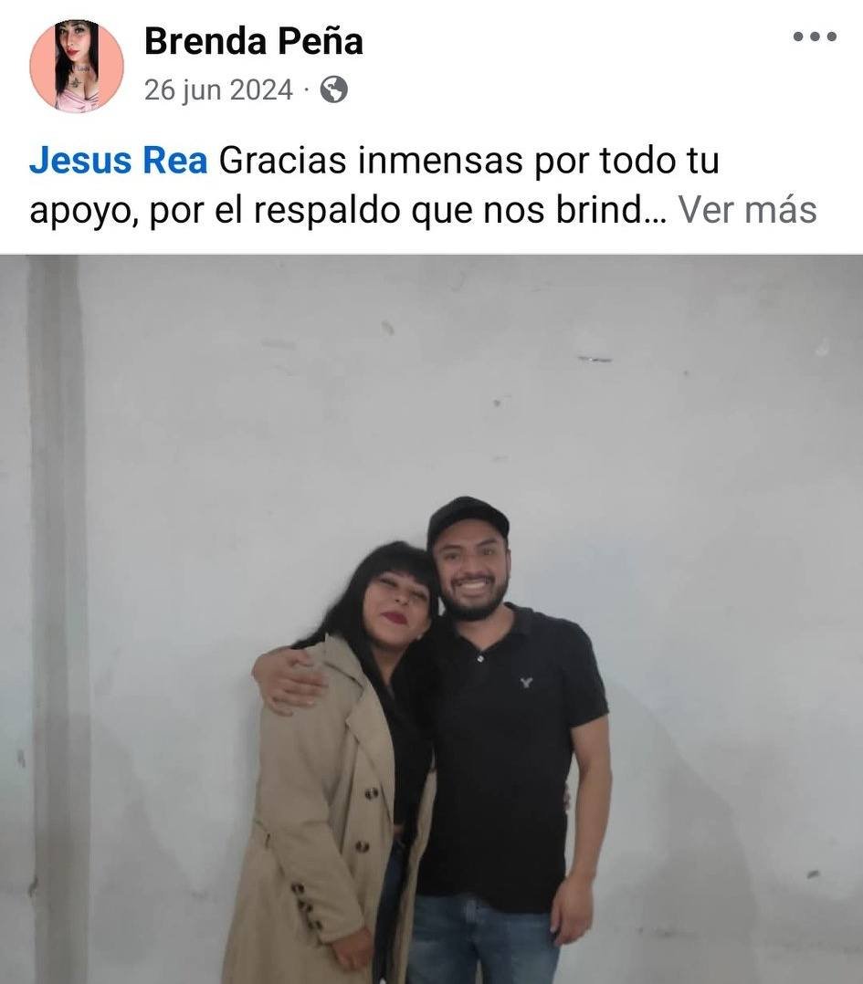 branpelvic's tweet photo. @SoyNaucalpan Esta churpia es la que está tirando basura, pero como milita en #Morena y es de la estructura de @isaacsolar en #Naucalpan, pues seguro no le harán ni madres a la cerda
https://t.co/rhd7yvrrkT https://t.co/2jmfhe9o6K