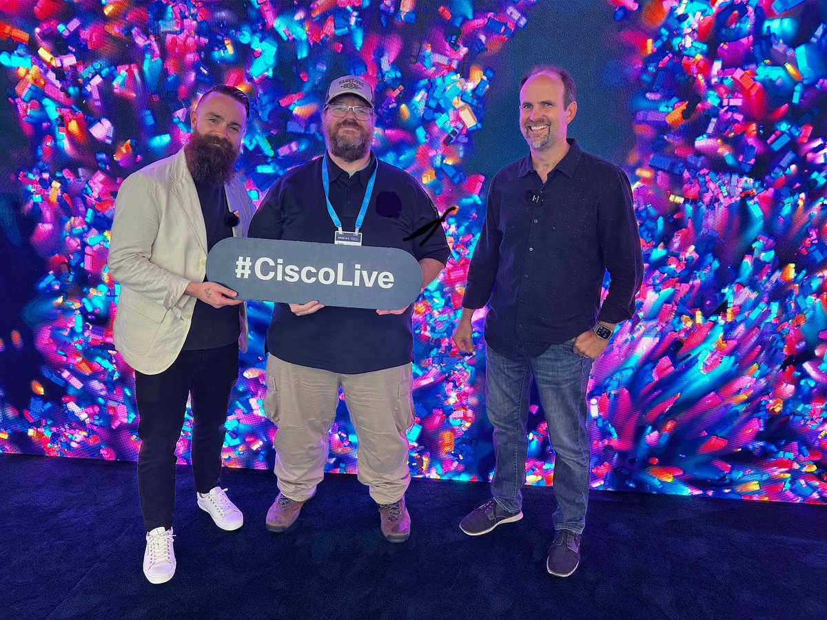 chris_engleman's tweet image. Met two guys that have helped me in my IT career. @CioaraJeremy and his CCNT1 and CCNT2 courses as well as random IT related videos and @NetworkChuck with his multiple "Learn right now" IT videos.