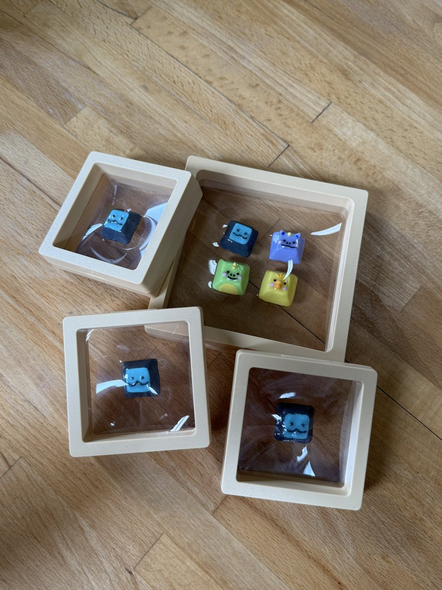 codedex_io's tweet image. you guys are the best 😭

tea, a learner from canada, made us custom keycaps of #30NitesOfCode and the codédex mascot… 🥹

already on display in the office. ❤️