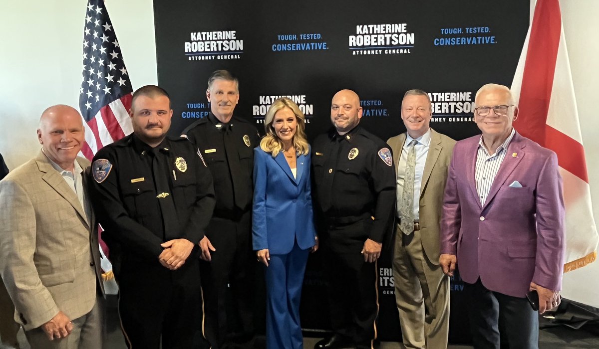 Last night we had the opportunity to personally thank Katherine Robertson for her work on AG Marshall’s Opioid Lawsuit. Calera PD uses funds from this settlement to run our in school interdiction and prevention program called CASE.
<a href="/KGRob27/">Katherine G. Robertson</a>
<a href="/SteveMarshallAL/">Steve Marshall</a> 
<a href="/nickderzis/">Nick</a>