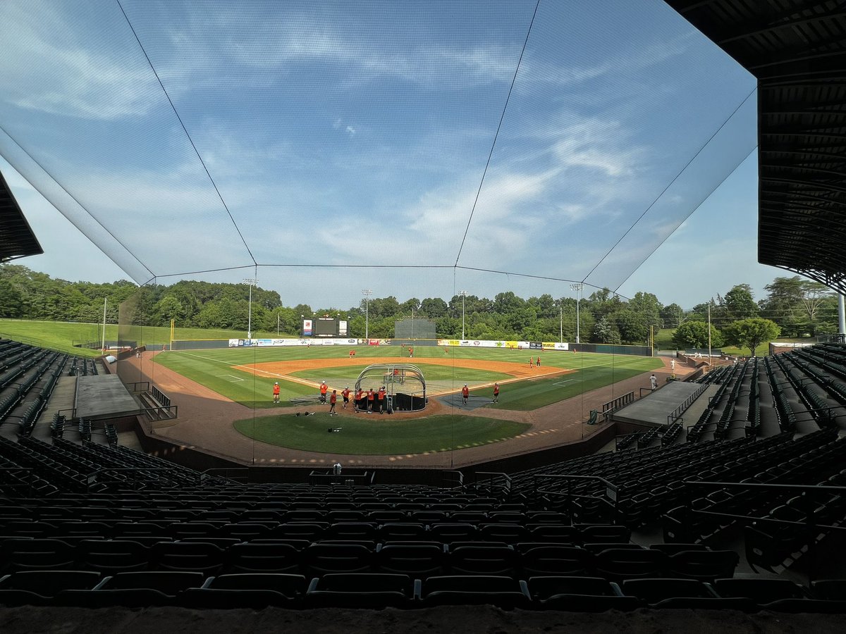 Nick Rodecap (@nickrodecap) on Twitter photo The Flyboys (3-2) are back in Greeneville to host the Kingsport Axmen (2-3) in a 2-game set. Kingsport boasts Tennessee commit Tyler Myatt, who just won the JUCO Triple Crown.
Join us at 6:45 on the <a href="/GFlyBoys/">Greeneville Flyboys</a> Baseball Network: milb.streamguys1.com/greeneville The Flyboys (3-2) are back in Greeneville to host the Kingsport Axmen (2-3) in a 2-game set. Kingsport boasts Tennessee commit Tyler Myatt, who just won the JUCO Triple Crown.
Join us at 6:45 on the <a href="/GFlyBoys/">Greeneville Flyboys</a> Baseball Network: milb.streamguys1.com/greeneville