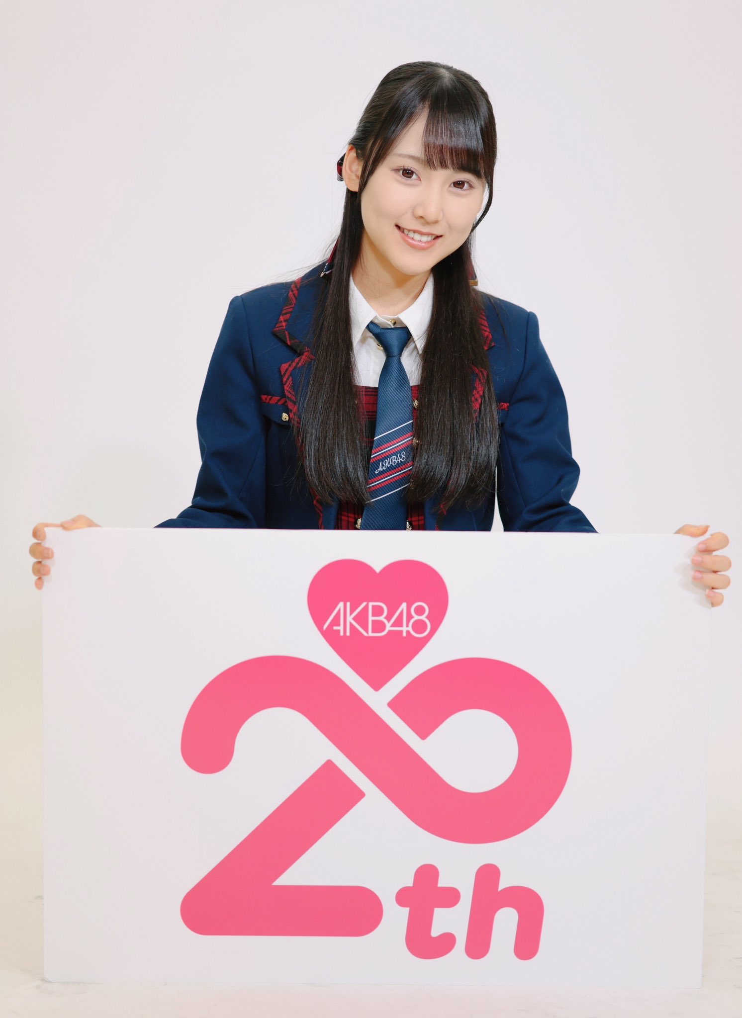 AKB48 Officialスクラッチ A賞サイン入りタペストリー丸山 ひなた AKB48 2025年「48の日」記念 スクラッチ | AKB48 Official