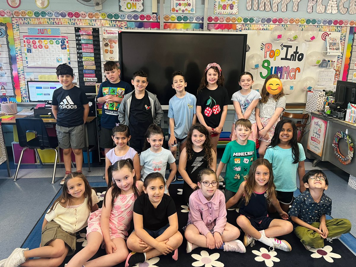 MissRinck's tweet photo. Welcomed our families into our classroom today for a special morning at Literature Cafe ☕️💞📝 @School9E https://t.co/ppDHds61SJ
