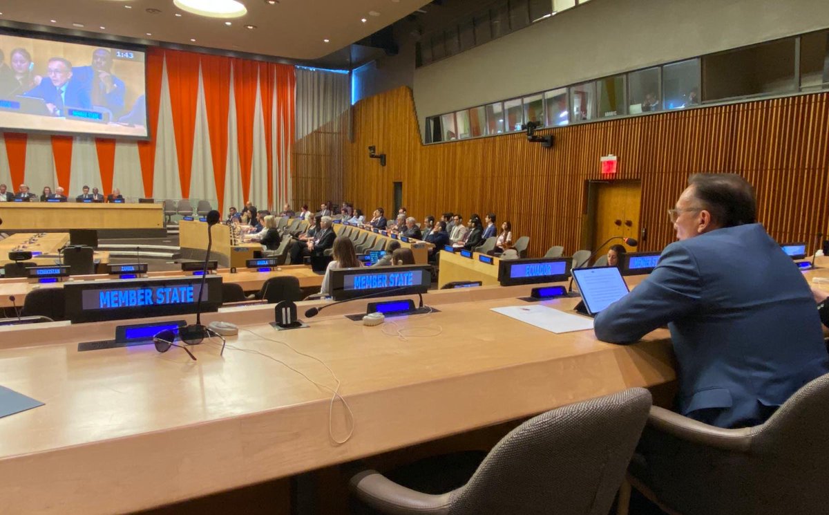 En reunión conjunta de <a href="/UNECOSOC/">UN ECOSOC President</a> y la Comisión de Consolidación de la Paz, el Embajador <a href="/AndresMontalvoS/">Andrés Montalvo Sosa</a> reafirmó la convicción del Ecuador de que la comunidad internacional debe apoyar al pueblo haitiano con acciones concretas.
Al analizar la crisis multidimensional en Haití,