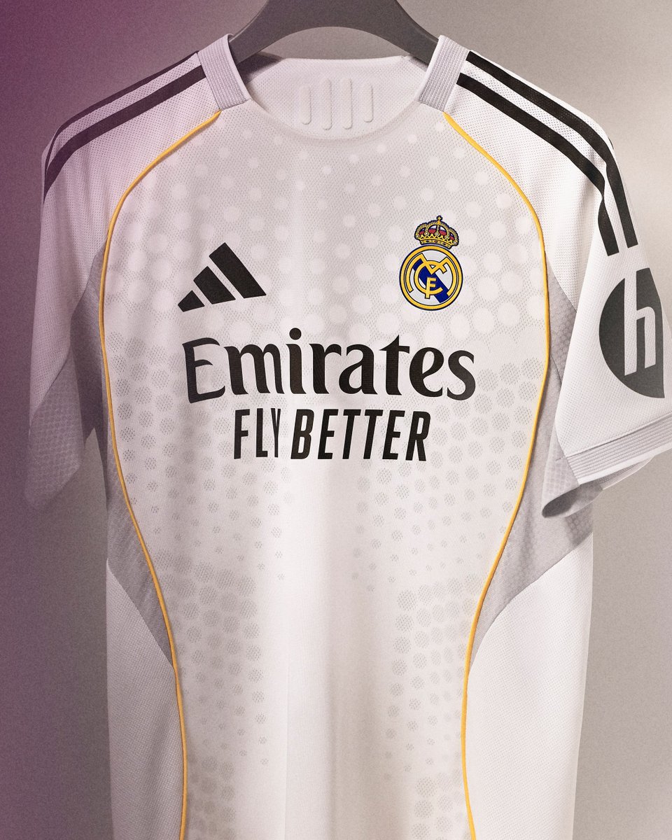 MadridXtra's tweet photo. Real Madrid Home &amp; Away kits. 💎 https://t.co/pQ2lC3Vugz