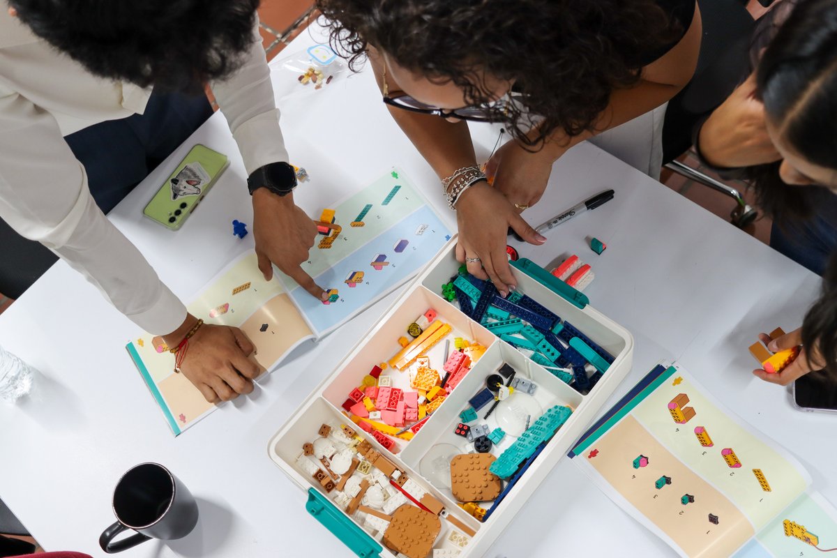 SoyRobotiX's tweet image. 💡 Realizamos un nuevo workshop de LEGO Education Ciencias. ¡Gracias a todas las escuelas que participaron en esta experiencia!

Si quieres conocer más sobre este set, visita: bit.ly/43QD0JJ

#LEGOEducation #RobotiX #STEM #LEGOEducationCiencias