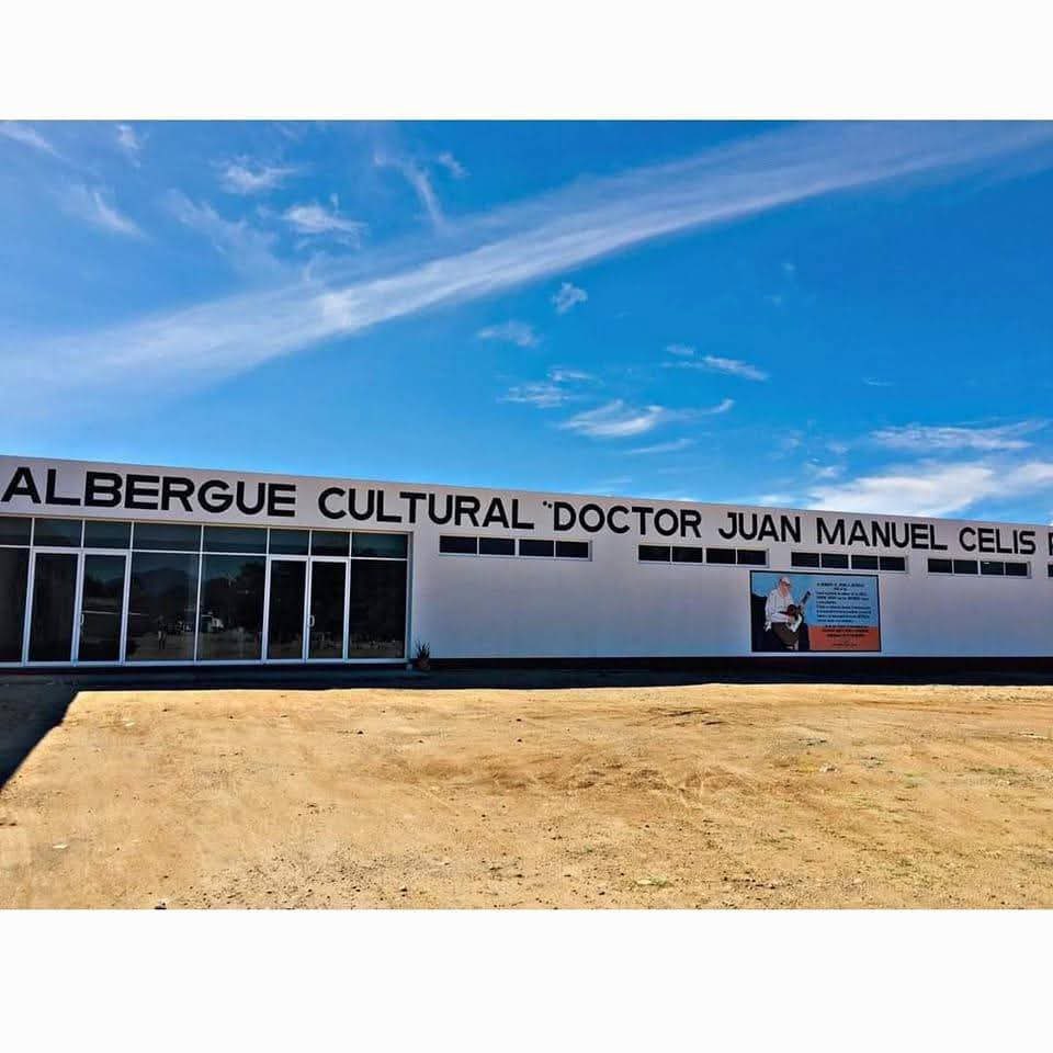mont_arrieta's tweet photo. 📚 El desalojo del albergue cultural es una agresión contra la juventud organizada.
¡Nos mantenemos firmes en la lucha!
Jueves 12, todos a la cadena humana.
@GobOax @FnerrrOax
#DevuelvanAlbergueAEstudiantes https://t.co/hqQzh3WuHL