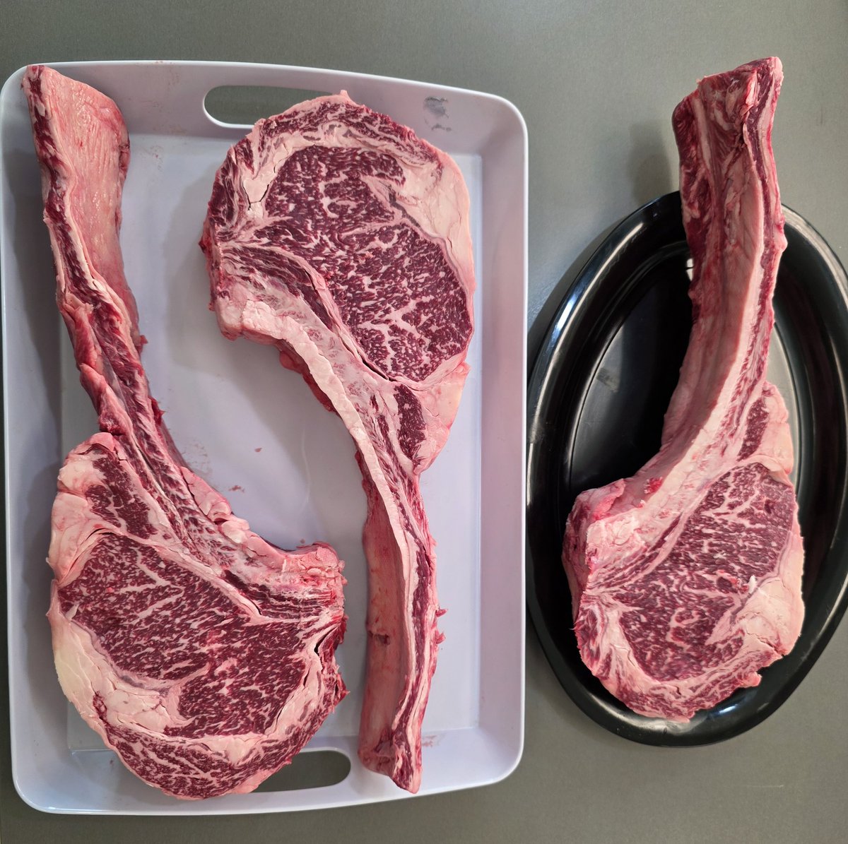 Meetings are better when you are armed with 2.5 kg tomahawks