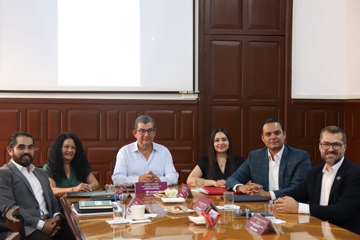 ¡Lo Hecho en México 🇲🇽 es una realidad!
Este día en Sesión Ordinaria de Desarrollo Económico y Turismo contamos con la presencia de el Coordinador General del Corredor Económico del Bienestar Centro Golfo, Dr.  <a href="/JCNatale/">Juan Carlos Natale</a> el cual nos dio a conocer cómo registrar tu empresa ante la