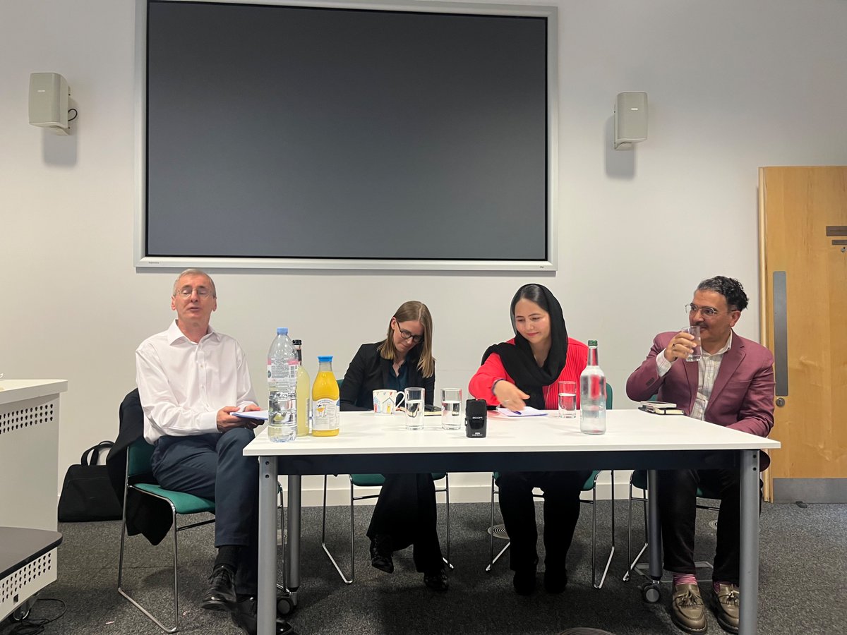 PrajaktiK's tweet image. A big thank you to @ZahraJoya Sir Laurie Bristow @Hughes_Hall @hameedhakimi and Annika Schmeding @AnnikaAneko for an interesting discussion on #Afghanistan. Organised by @CSASCambridge and Wolfson College.