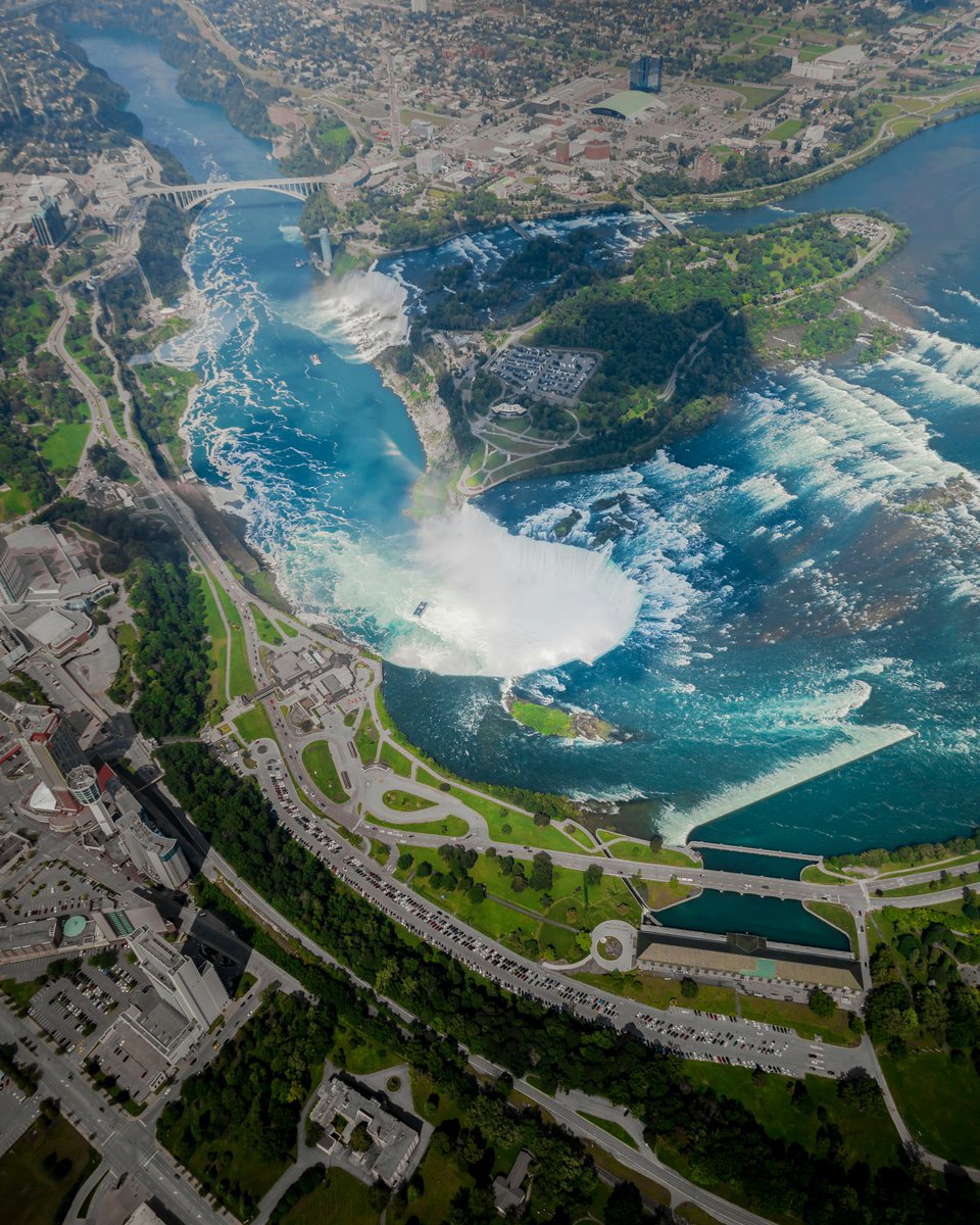 MadelnCanada's tweet photo. Niagara Falls, Ontario Canada 🇨🇦 https://t.co/vEekeyNhfD
