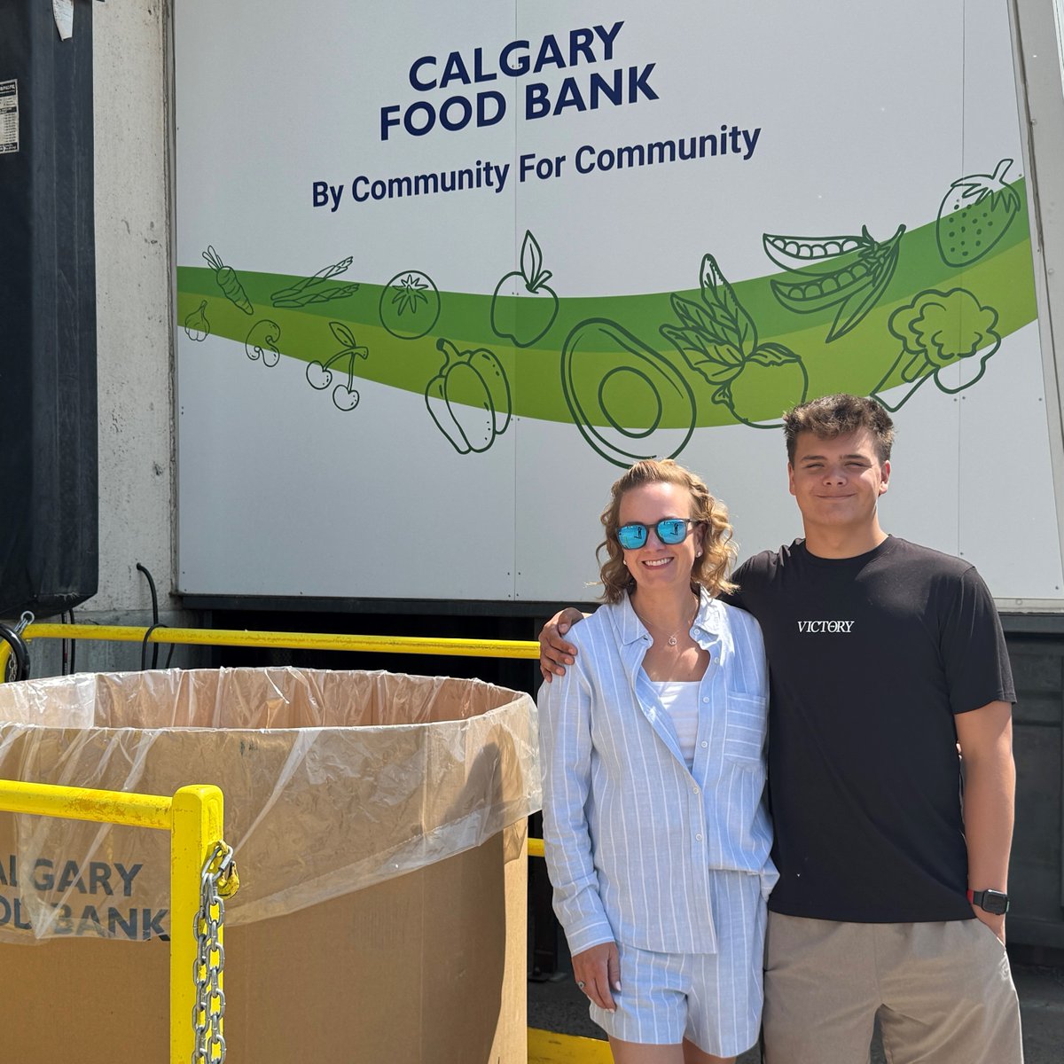 Goldthorpe_Jake's tweet photo. "We’re proud to have donated $1,142.28 worth of food — that’s 380 lbs! 🥫💚 All in support of the Calgary Food Bank and our amazing community. Together, we’re making a difference! 🙌 #betterthingsmoments #desjardins #desjardinsagent" https://t.co/QIWk0X5VPb