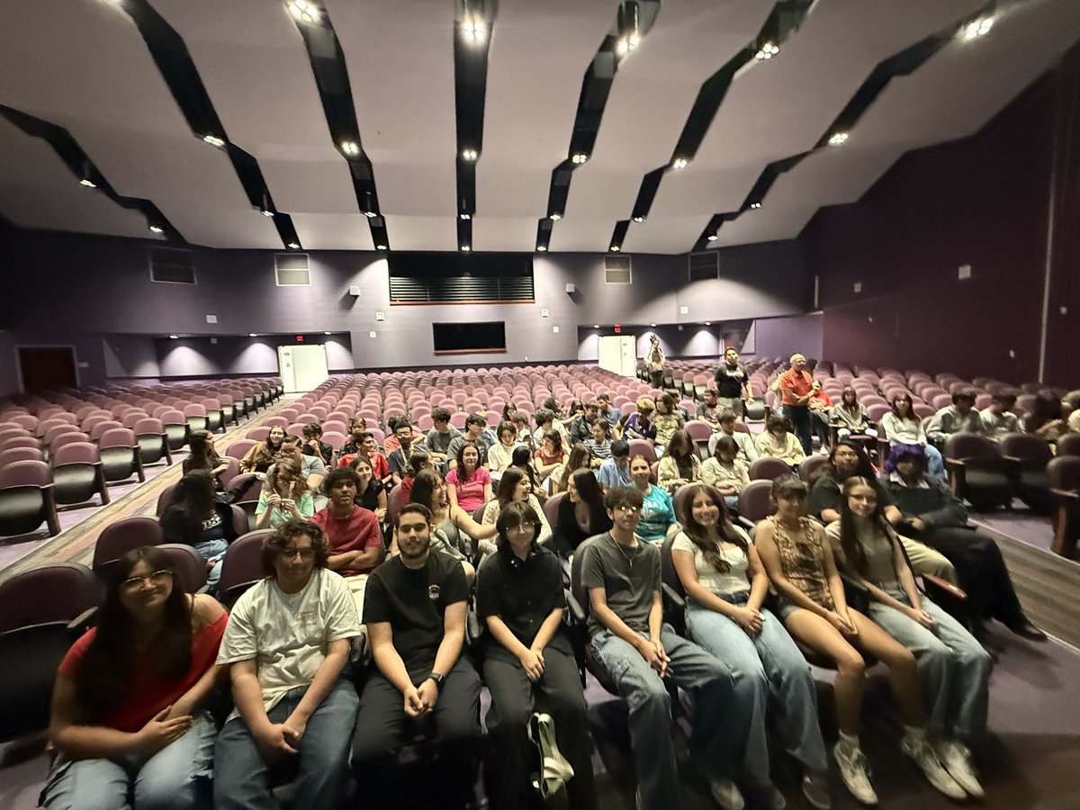 Eastlake Orchestra (@eastlakeorch) on Twitter photo Camp Day 2! Thank you Dr. Tredway for coming to teach us about leadership in music and becoming a good global citizen. Thankful for teaching us that one person can change the world! <a href="/SISD_FineArts/">SISD Fine Arts</a> <a href="/Eastlake_HS/">Gilbert R . Martinez</a> Camp Day 2! Thank you Dr. Tredway for coming to teach us about leadership in music and becoming a good global citizen. Thankful for teaching us that one person can change the world! <a href="/SISD_FineArts/">SISD Fine Arts</a> <a href="/Eastlake_HS/">Gilbert R . Martinez</a>