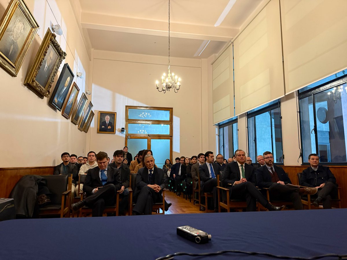 Lanzamiento del libro de homenaje a la profesora María Eugenia Montt en <a href="/derechouchile/">Facultad de Derecho</a> <a href="/uchile/">Universidad de Chile</a>
