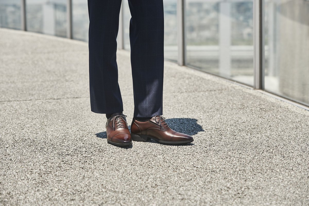 おはようございます！
今日の神戸市の天気はくもり☁️

今日は外出のためスーツスタイルで！
今日も1日よろしくお願いします！
#企業公式が地元の天気を言い合う
#今日の通勤シューズ