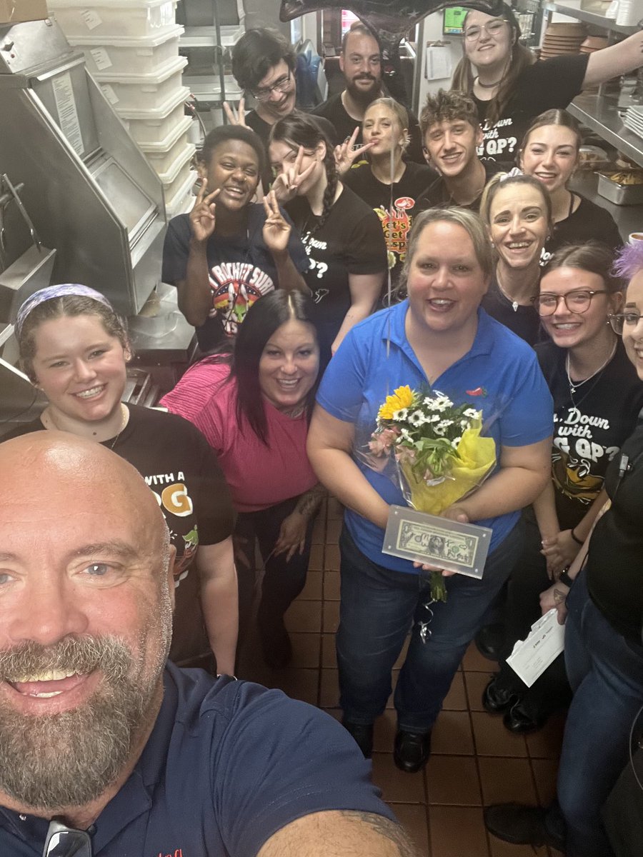 Mark Mercille (@markmercille1) on Twitter photo It’s validation day for Dawn!
She has worked super hard and is now officially a manager at Team Arnold! Congratulations, you deserve it.
<a href="/Mikwhittington/">Michaela Whittington</a> <a href="/CaraLiebman/">Cara Liebman</a> <a href="/ethandshaffer/">Ethan Shaffer</a> #MakingGainsIntheCentralPlains
#ChilisLove It’s validation day for Dawn!
She has worked super hard and is now officially a manager at Team Arnold! Congratulations, you deserve it.
<a href="/Mikwhittington/">Michaela Whittington</a> <a href="/CaraLiebman/">Cara Liebman</a> <a href="/ethandshaffer/">Ethan Shaffer</a> #MakingGainsIntheCentralPlains
#ChilisLove