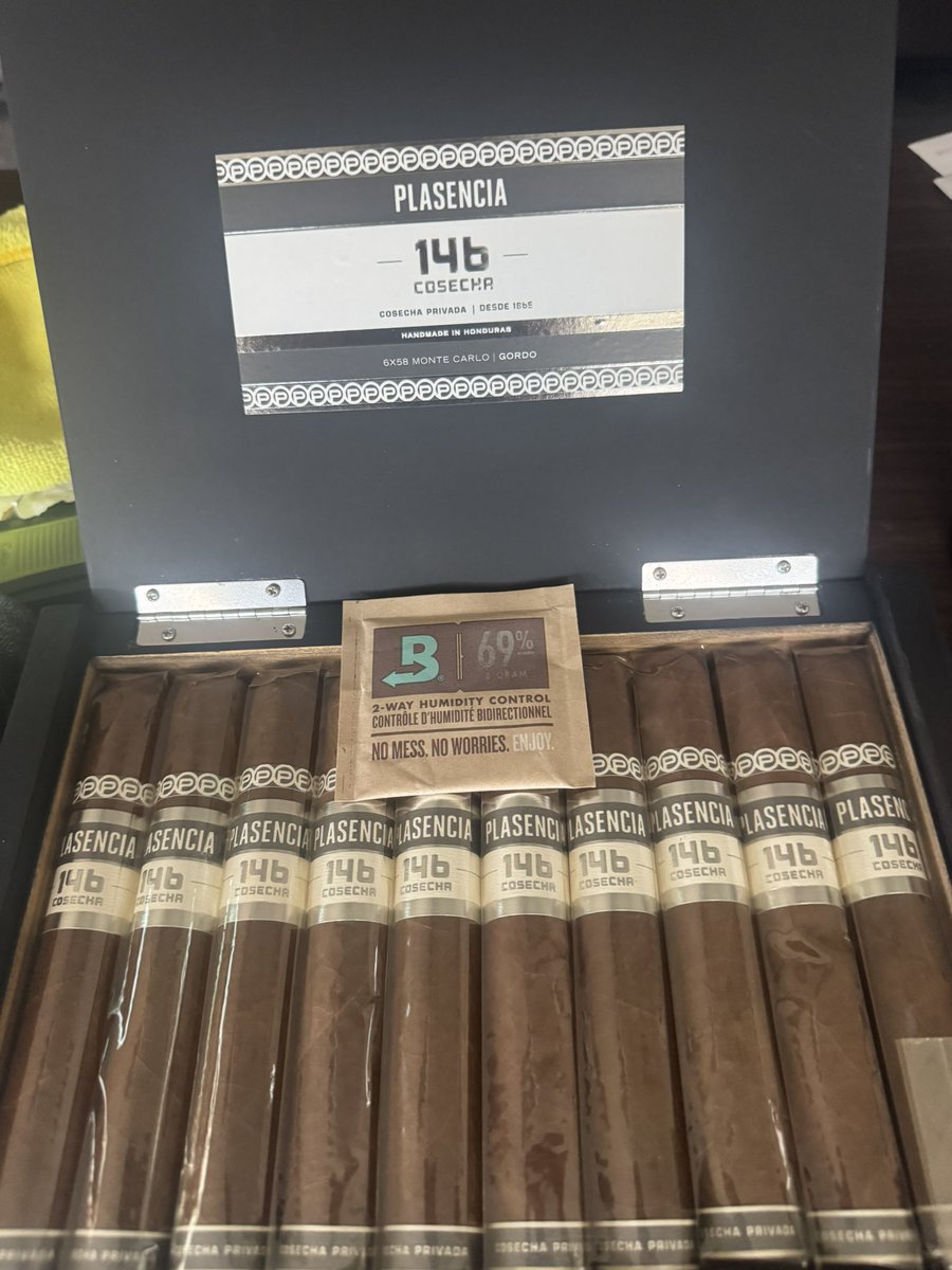 Cigar smoking OG tweet media
