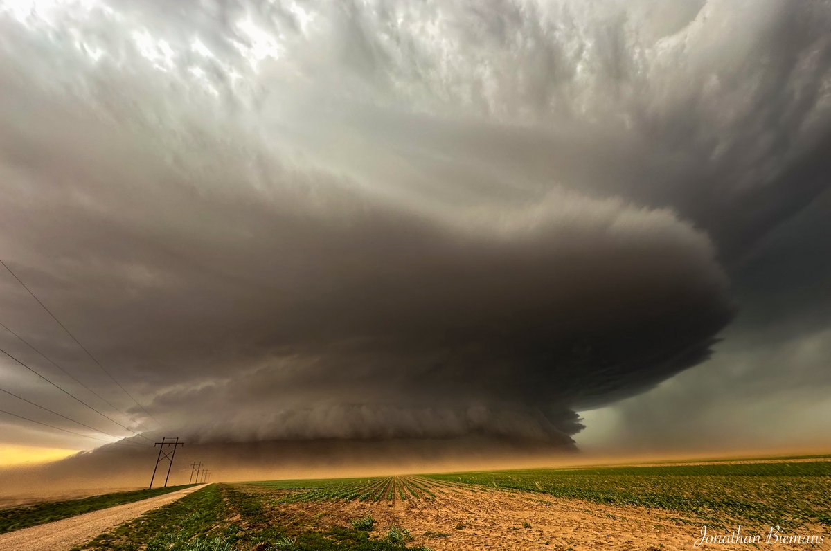 June 6th was a classic setup for severe storms in west Texas. I chased 4 different supercells including this long tracked storm that produced several rope tornadoes before becoming a dust eating beast! What a day! 

Tahoka, Texas 
June 6, 2025

#txwx #supercell #stormchase