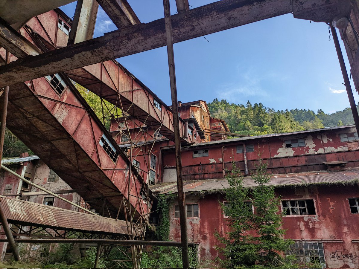 i wish to be in a crumbling factory