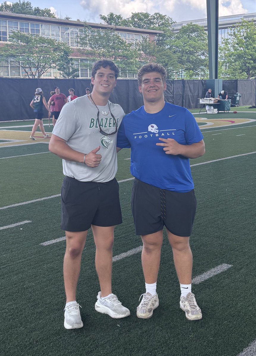 Jacksondeal57's tweet image. Solid day at the @UAB_FB specialist camp. Thank you @Coach_Jones_1 and @trlong02 for running a great camp, and thank you @evanrbishop and @CalebMoser8 for the instruction.
@MattOverton_LS @RecruitTheHills @AL7AFootball @UABRecruiting