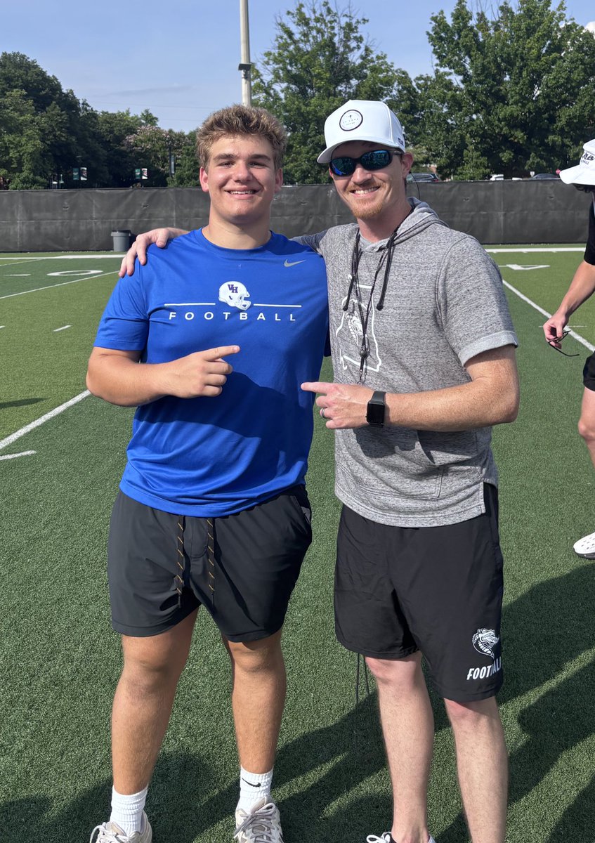 Jacksondeal57's tweet image. Solid day at the @UAB_FB specialist camp. Thank you @Coach_Jones_1 and @trlong02 for running a great camp, and thank you @evanrbishop and @CalebMoser8 for the instruction.
@MattOverton_LS @RecruitTheHills @AL7AFootball @UABRecruiting