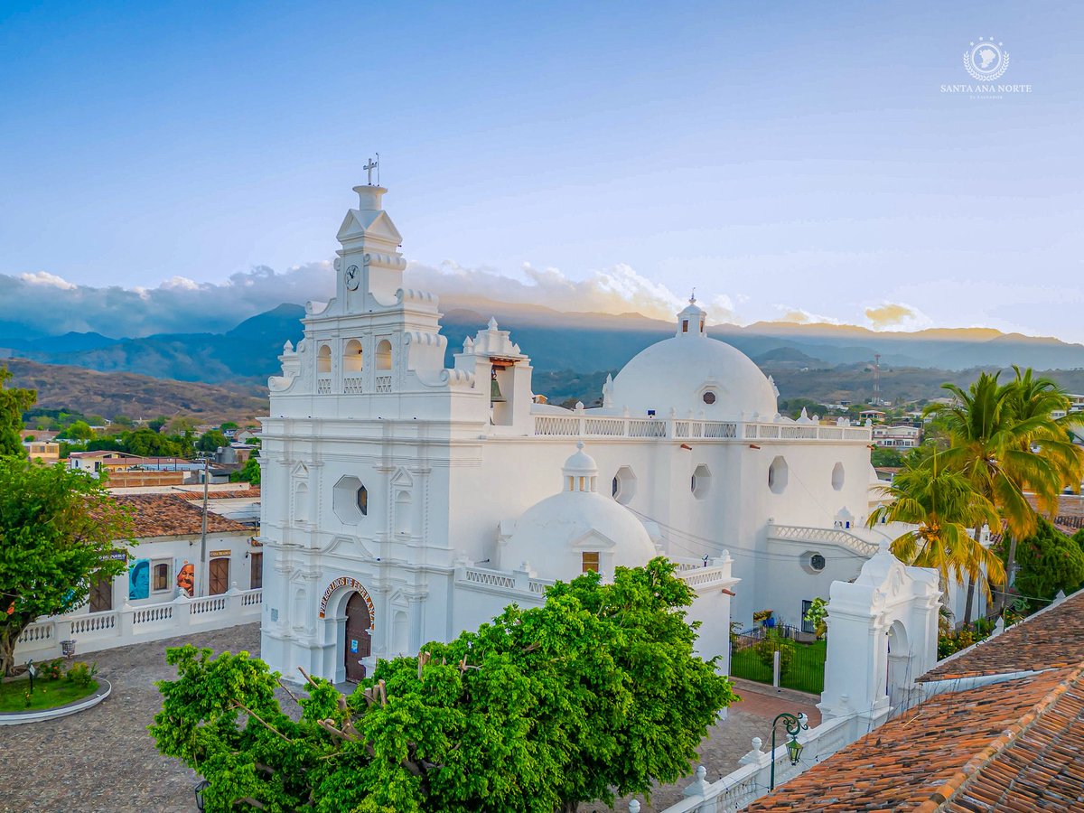 Hoy celebramos 282 años de historia, fe y patrimonio con el aniversario de construcción y consagración del templo San Pedro Apóstol de Metapán. ¡Un orgullo espiritual y cultural para nuestra región! 🕊️⛪ #Metapán #SanPedro #SantaAnaNorte
