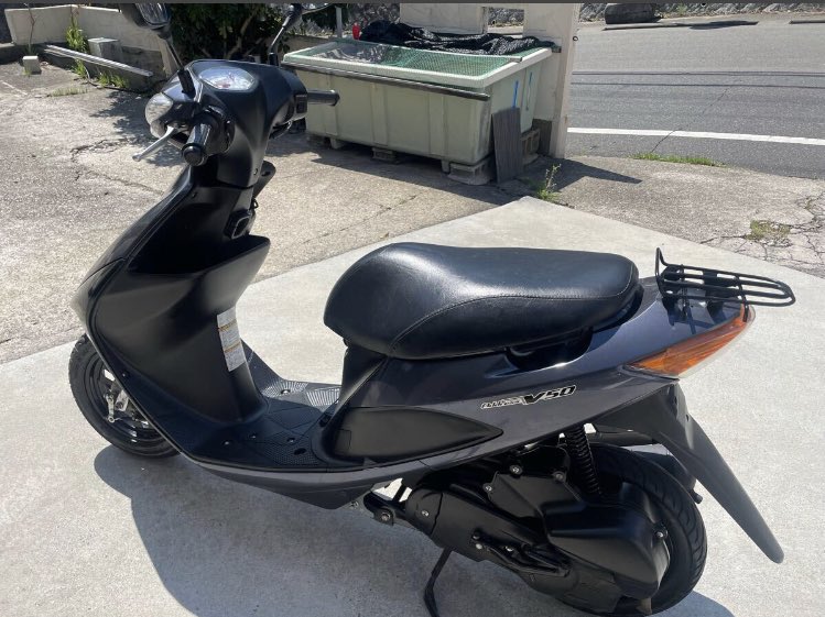 BIKEbyebye420's tweet photo. スズキ　アドレス　V50 CA4BA

実働書類あり⭕️

¥70,000-
早い者勝ちです🙇‍♂️

～兵庫より～全国陸送🚚🙆‍♂️
関西どこよりも速く届けます!!!!!!💪✨

詳細 相談等 DMお待ちしております🙇‍♂️

#アドレス売ります #v50売ります
#バイク売ります #小型売ります
#原付買います #原付売ります
#全国郵送  #全国発送 https://t.co/dByXTK1mHI