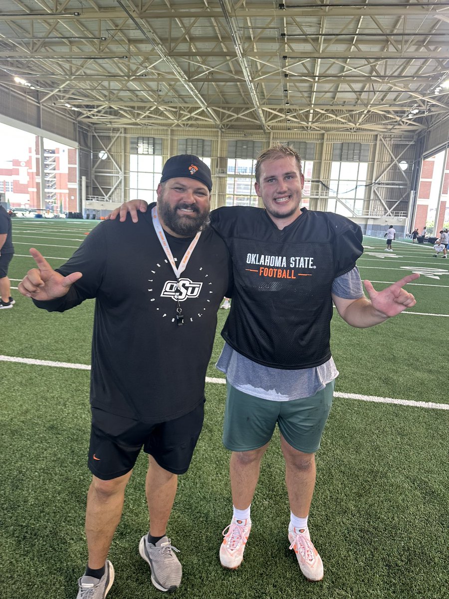 Oak_Caruthers's tweet image. Had a great time at the @CowboyFB Camp yesterday. Thanks to @CoachRyanOsborn and @CoachEggenAZ for working with me throughout the day.
@DJLinton2 @CoachCookseyNHS @CoachLDouglas1 @vfbcoach @dionta_defreeze @nhstigerfb @RecruitNormanFB @CoachHefNCSA @PrepRedzoneOK @6starfootballOK