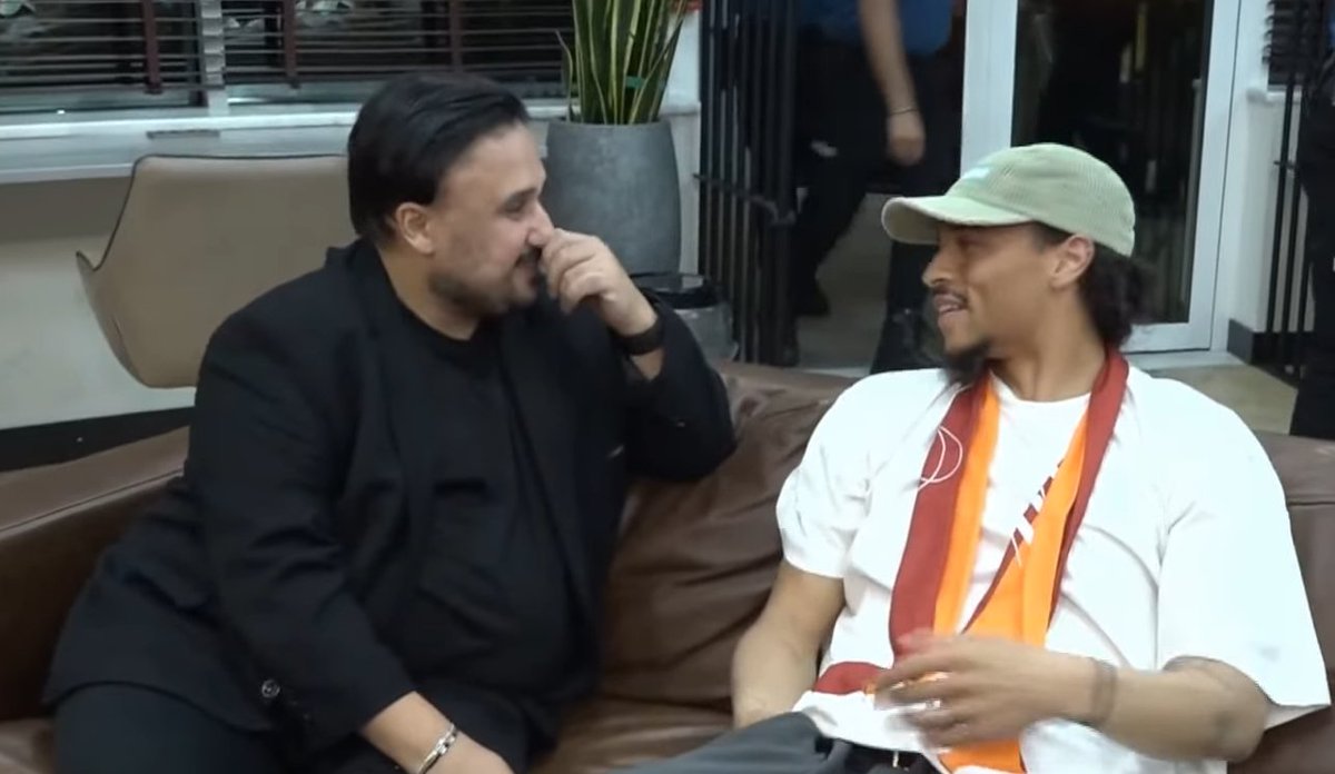 Yeni transferimiz Leroy Sane'yi ilk karşılayan Fatih Demireli oldu. 💛❤️